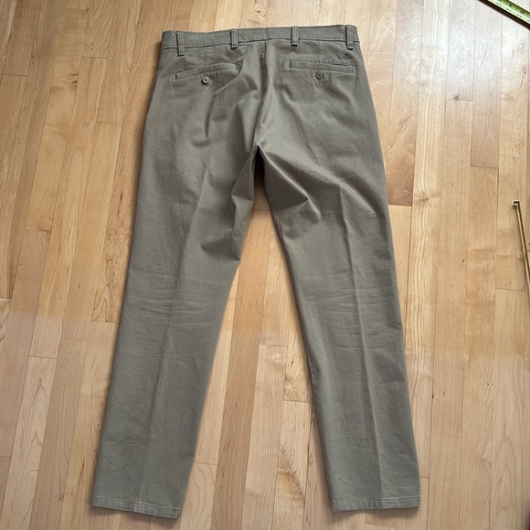 🐪33Wx30LUltimate Chinos | Slim Fit | Dockers Men's Beige / Tan / Khaki Pants - Picture 4 of 16